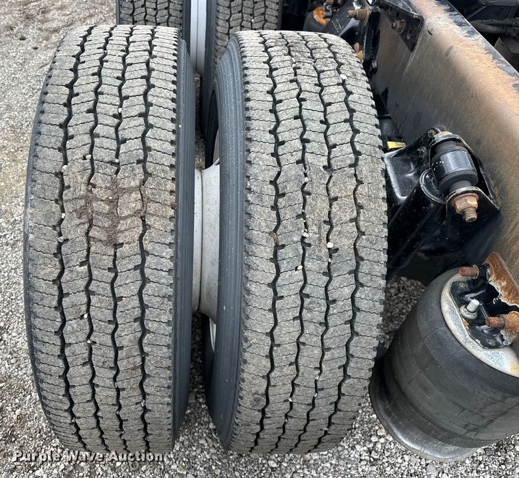 image for item EG1639 2009 Freightliner  Century Class S/T semi truck