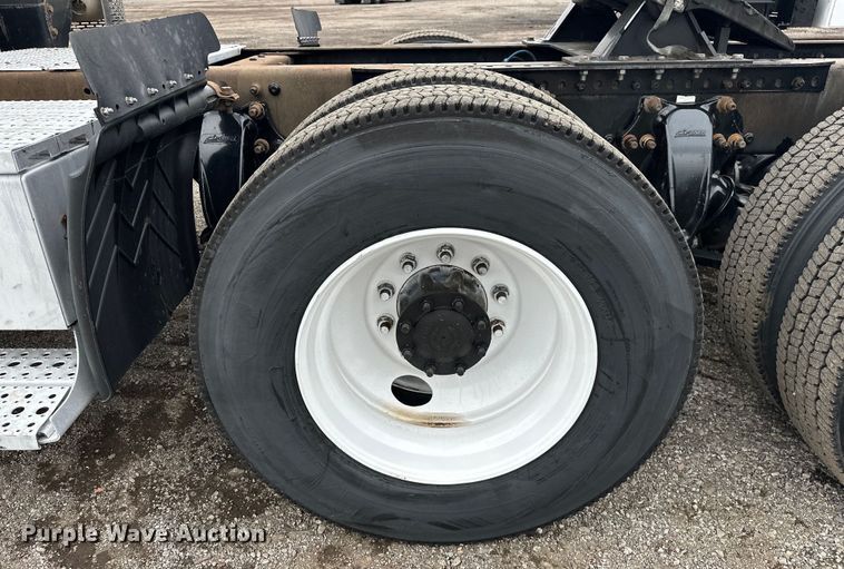 image for item EG1639 2009 Freightliner  Century Class S/T semi truck