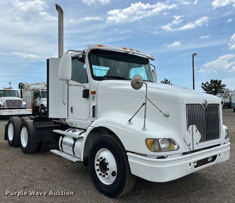 image for item EG1650 2006 International  9400 6X4 semi truck