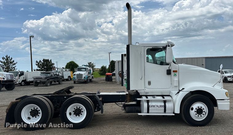 image for item EG1650 2006 International  9400 6X4 semi truck