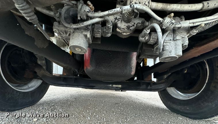 image for item EG1650 2006 International  9400 6X4 semi truck