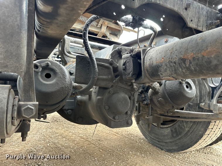 image for item EG1650 2006 International  9400 6X4 semi truck