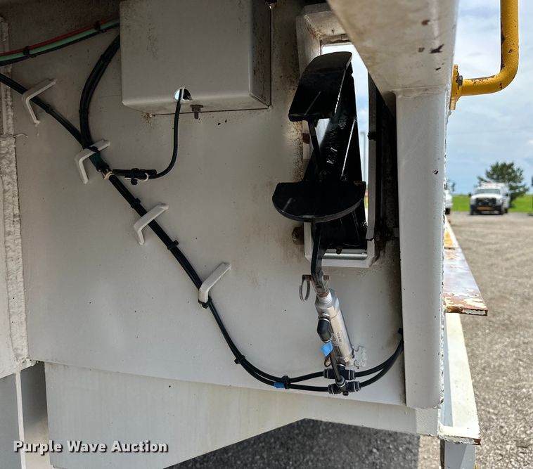 image for item EG1651 2021 Ledwell LW53HTHT3 drop deck equipment trailer