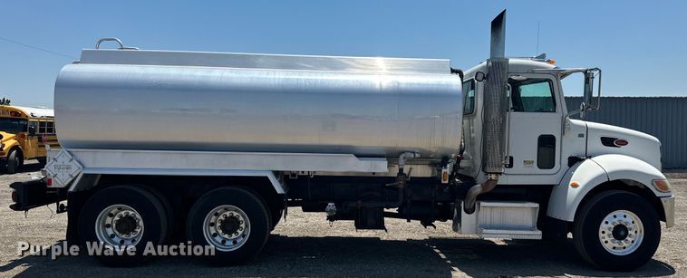 image for item EG1663 2009 Peterbilt  340 tank truck