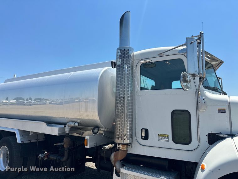 image for item EG1663 2009 Peterbilt  340 tank truck