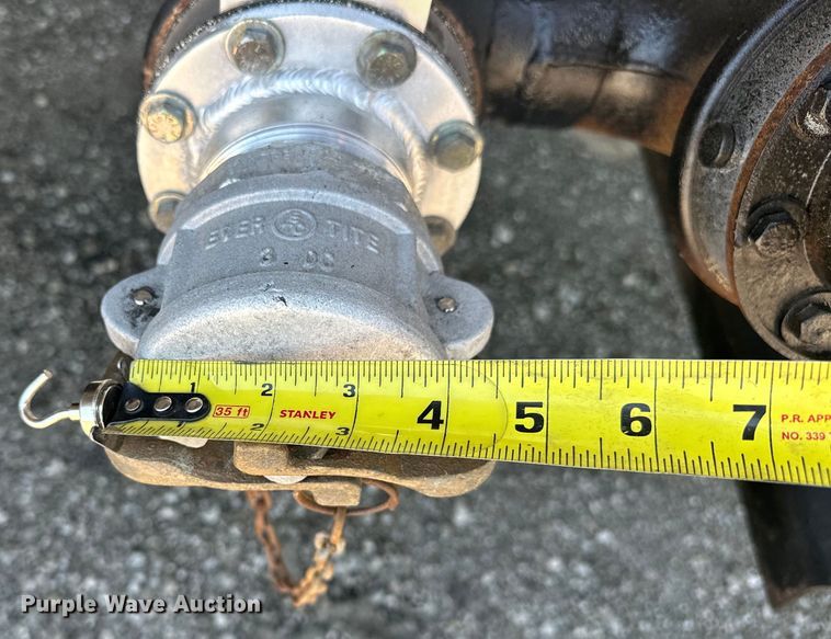 image for item EG1663 2009 Peterbilt  340 tank truck