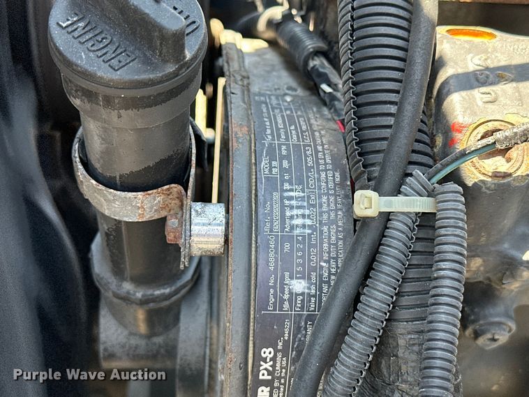 image for item EG1663 2009 Peterbilt  340 tank truck