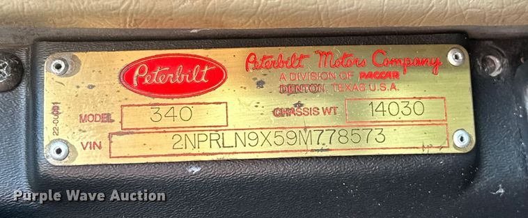 image for item EG1663 2009 Peterbilt  340 tank truck