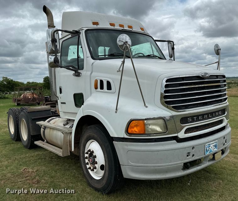 image for item EH3999 2006 Sterling AT9 semi truck