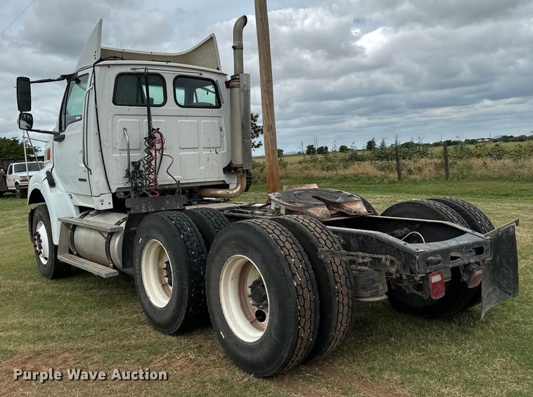 image for item EH3999 2006 Sterling AT9 semi truck