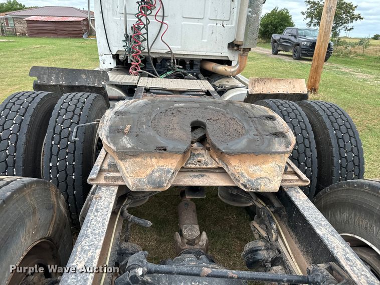 image for item EH3999 2006 Sterling AT9 semi truck