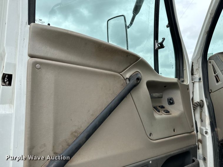 image for item EH3999 2006 Sterling AT9 semi truck