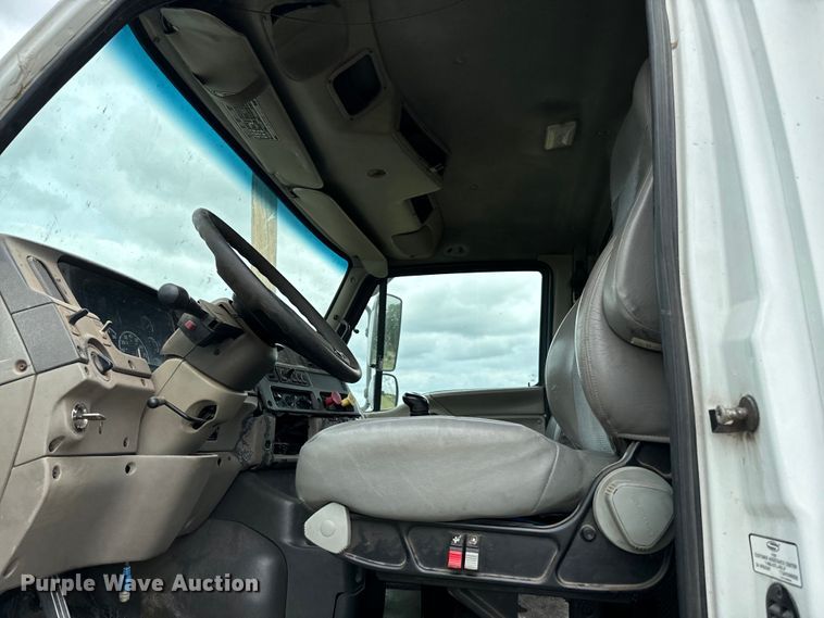 image for item EH3999 2006 Sterling AT9 semi truck