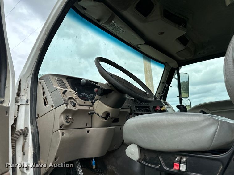 image for item EH3999 2006 Sterling AT9 semi truck