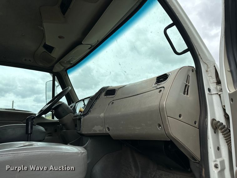 image for item EH3999 2006 Sterling AT9 semi truck