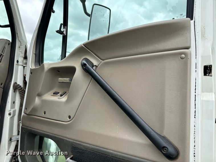 image for item EH3999 2006 Sterling AT9 semi truck