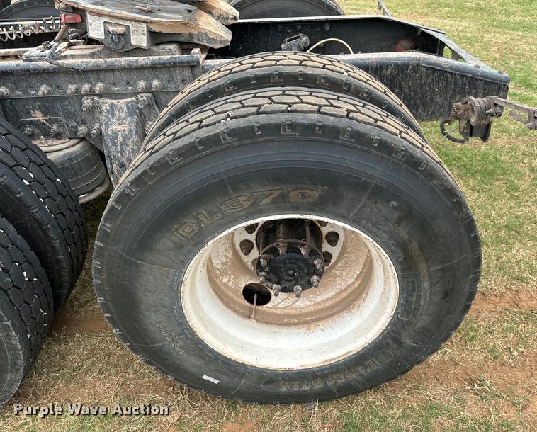 image for item EH3999 2006 Sterling AT9 semi truck