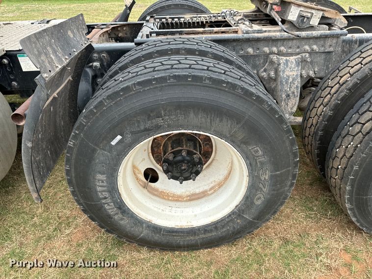 image for item EH3999 2006 Sterling AT9 semi truck