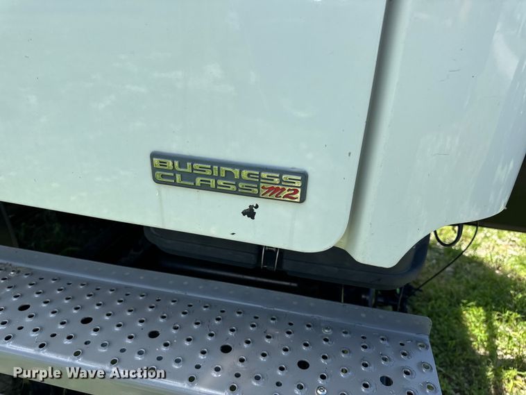 image for item EH6940 2009 Freightliner  Business Class M2 truck cab and chassis