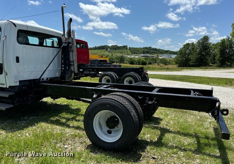 image for item EH6940 2009 Freightliner  Business Class M2 truck cab and chassis