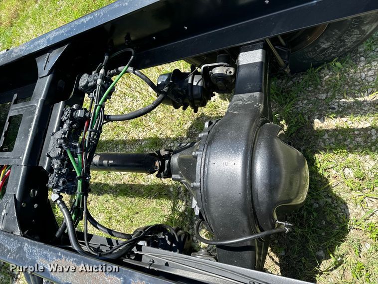 image for item EH6940 2009 Freightliner  Business Class M2 truck cab and chassis