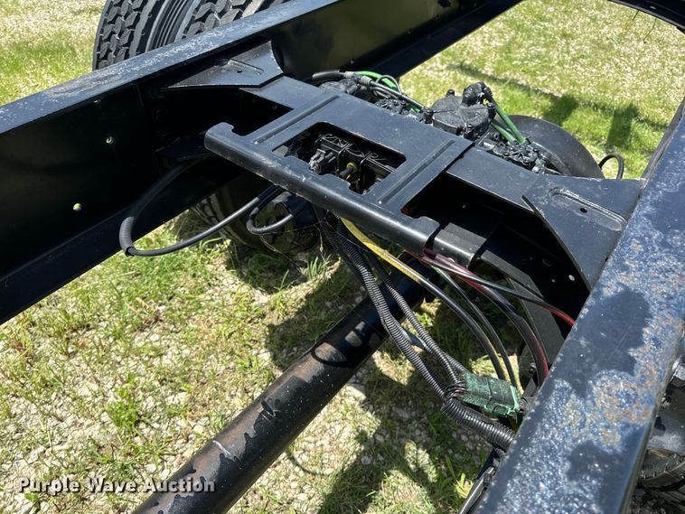 image for item EH6940 2009 Freightliner  Business Class M2 truck cab and chassis