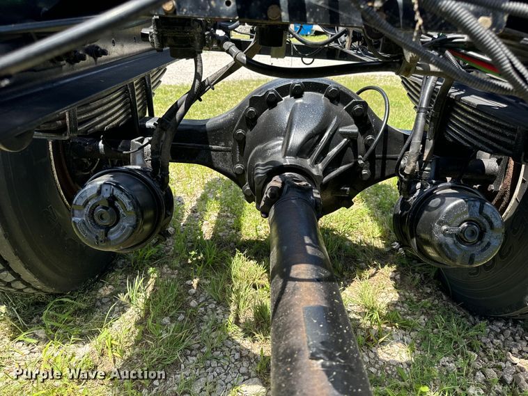 image for item EH6940 2009 Freightliner  Business Class M2 truck cab and chassis