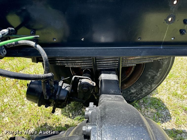 image for item EH6940 2009 Freightliner  Business Class M2 truck cab and chassis