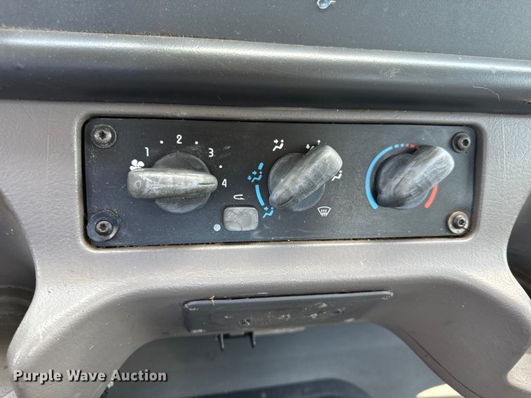 image for item EH6940 2009 Freightliner  Business Class M2 truck cab and chassis