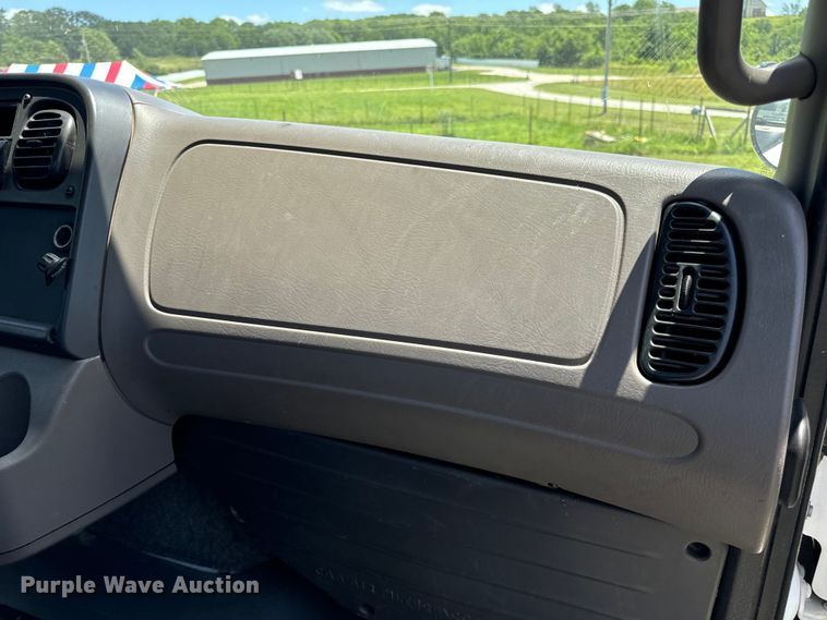 image for item EH6940 2009 Freightliner  Business Class M2 truck cab and chassis