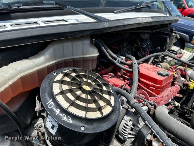 image for item EH6940 2009 Freightliner  Business Class M2 truck cab and chassis