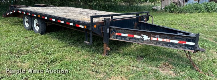 image for item EH6942 2006 PJ equipment trailer