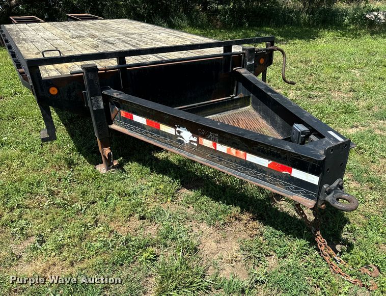 image for item EH6942 2006 PJ equipment trailer