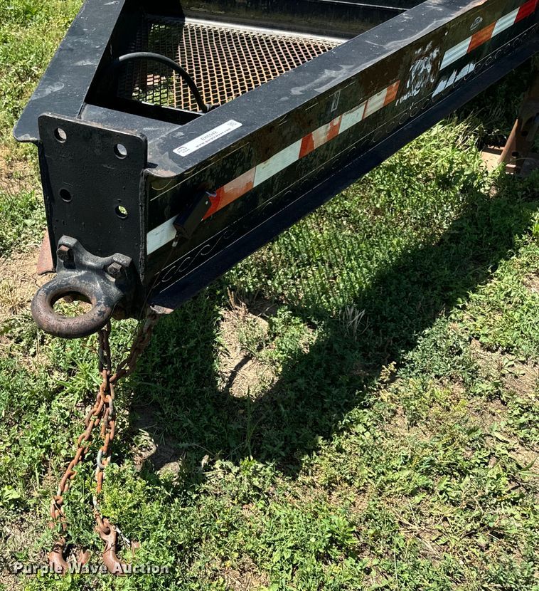 image for item EH6942 2006 PJ equipment trailer