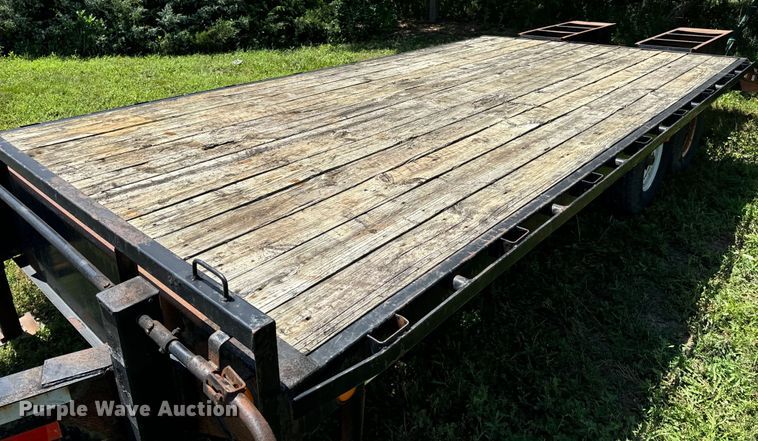 image for item EH6942 2006 PJ equipment trailer