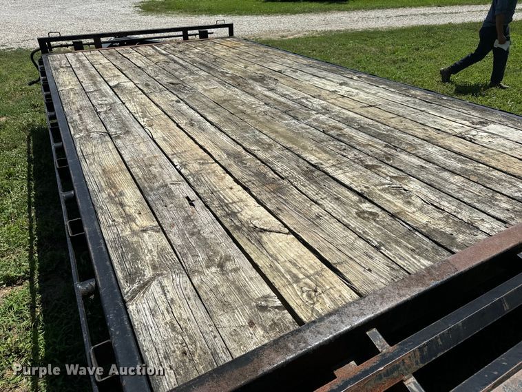 image for item EH6942 2006 PJ equipment trailer