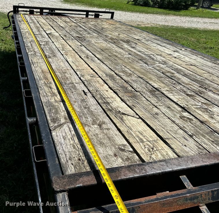 image for item EH6942 2006 PJ equipment trailer