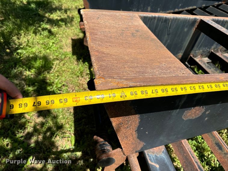 image for item EH6942 2006 PJ equipment trailer