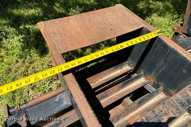 image for item EH6942 2006 PJ equipment trailer