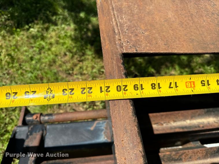 image for item EH6942 2006 PJ equipment trailer