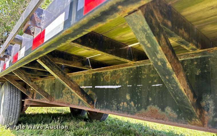 image for item EH6942 2006 PJ equipment trailer