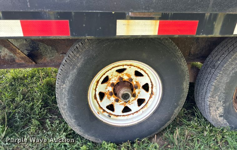 image for item EH6942 2006 PJ equipment trailer