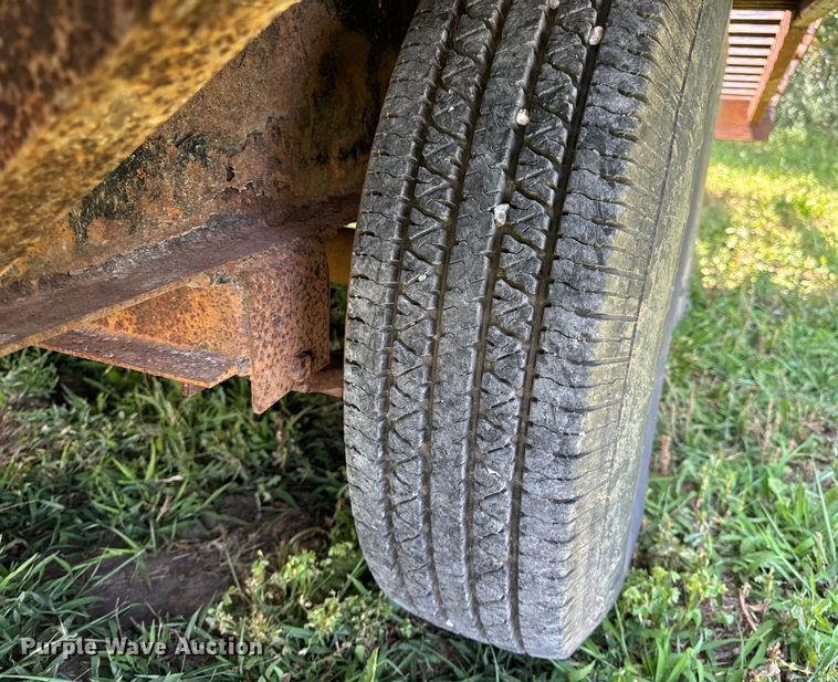 image for item EH6942 2006 PJ equipment trailer