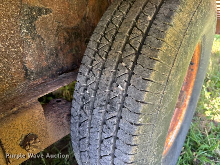 image for item EH6942 2006 PJ equipment trailer