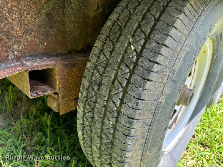 image for item EH6942 2006 PJ equipment trailer