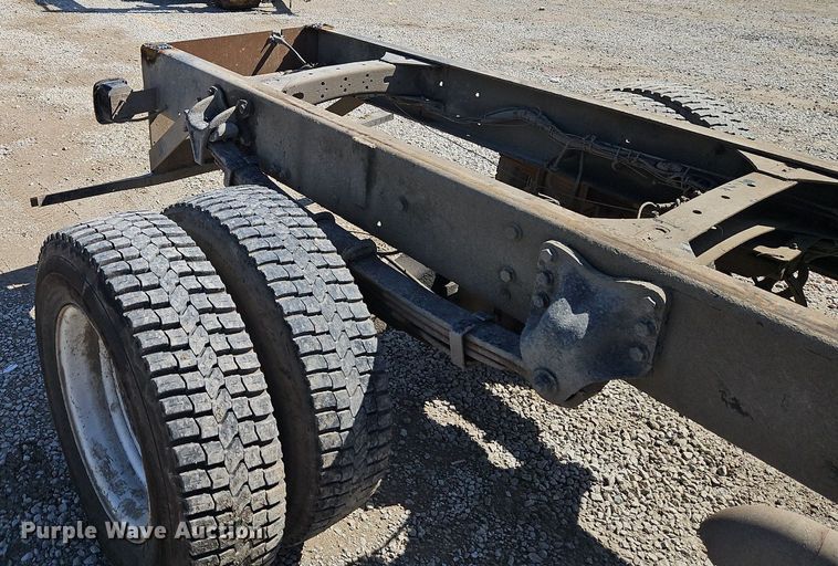 image for item EI3802 2006 Freightliner  Business Class M2 truck cab and chassis