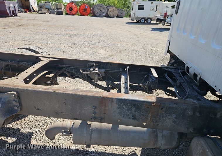 image for item EI3802 2006 Freightliner  Business Class M2 truck cab and chassis