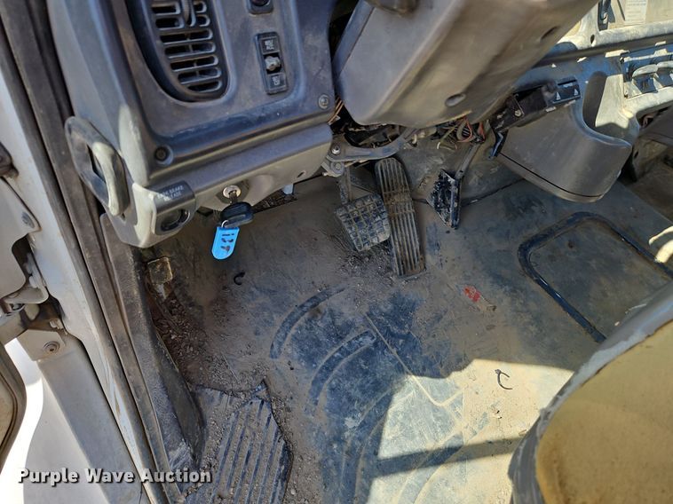 image for item EI3802 2006 Freightliner  Business Class M2 truck cab and chassis