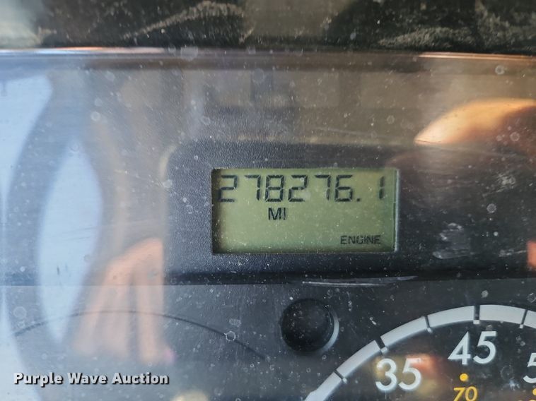 image for item EI3802 2006 Freightliner  Business Class M2 truck cab and chassis