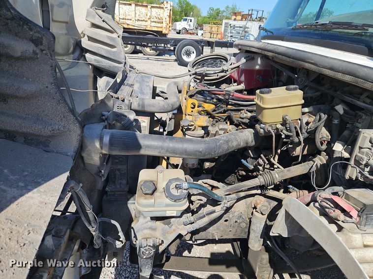 image for item EI3802 2006 Freightliner  Business Class M2 truck cab and chassis